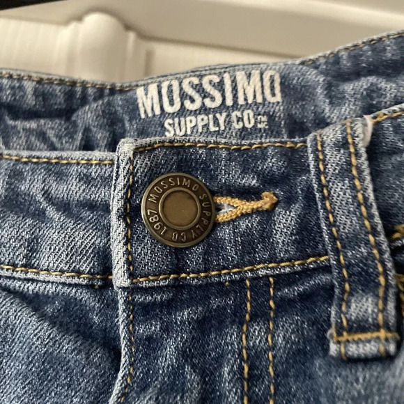 Mossimo Jr Womens Denim Shorts Size 9 Pockets Cuffed Beach Stretch Distressed - Picture 3 of 10